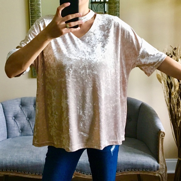✨NEW✨ Taupe Chocker Velvet Top - Picture 5 of 6